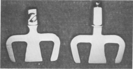 1 Horizontal & vertical set screws inside posts of dental blade implants
