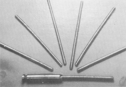 2 Threaded endodontic stabilizers providing more retention